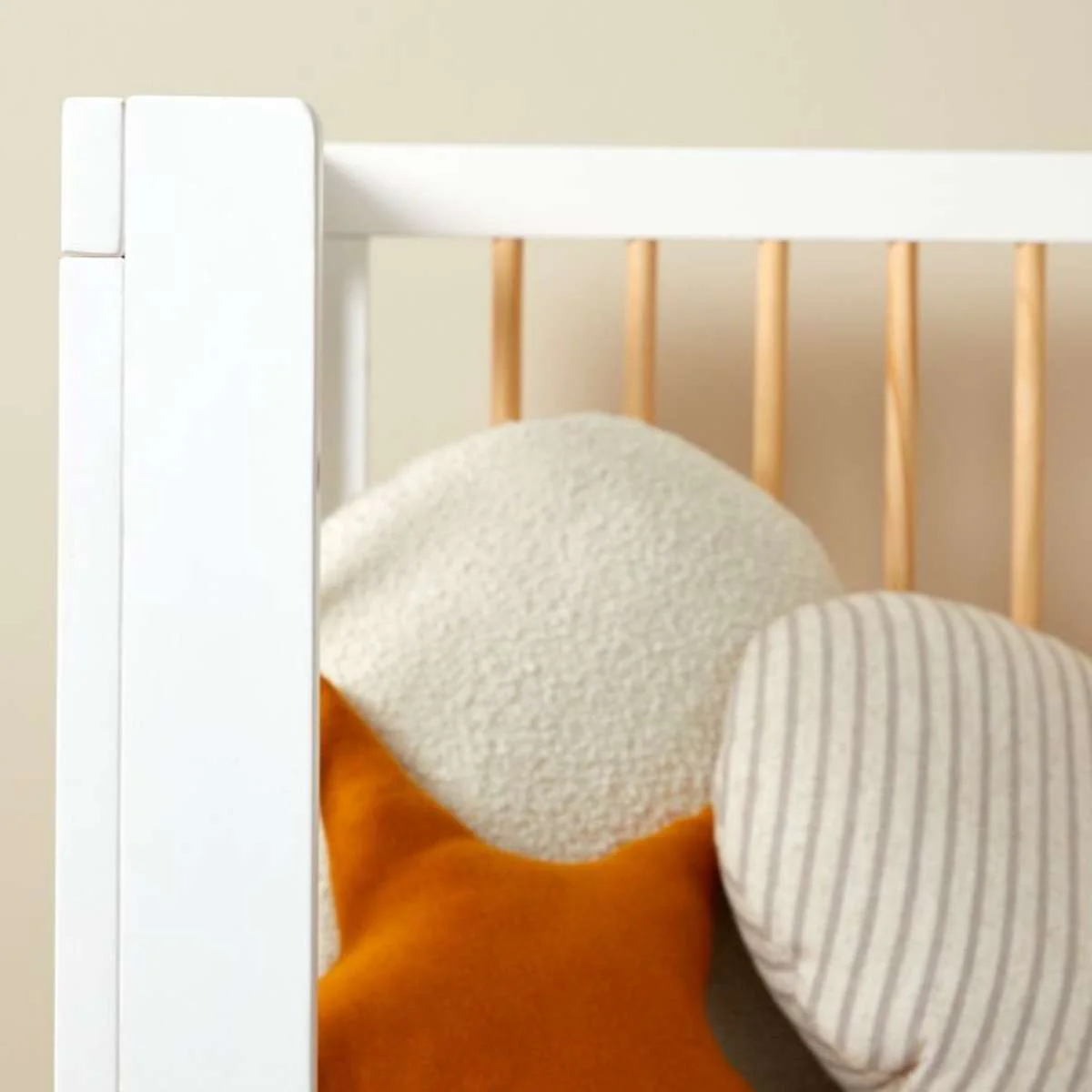 Aspen Cot Toddler Bed Half Frame - White/Natural - Image 2
