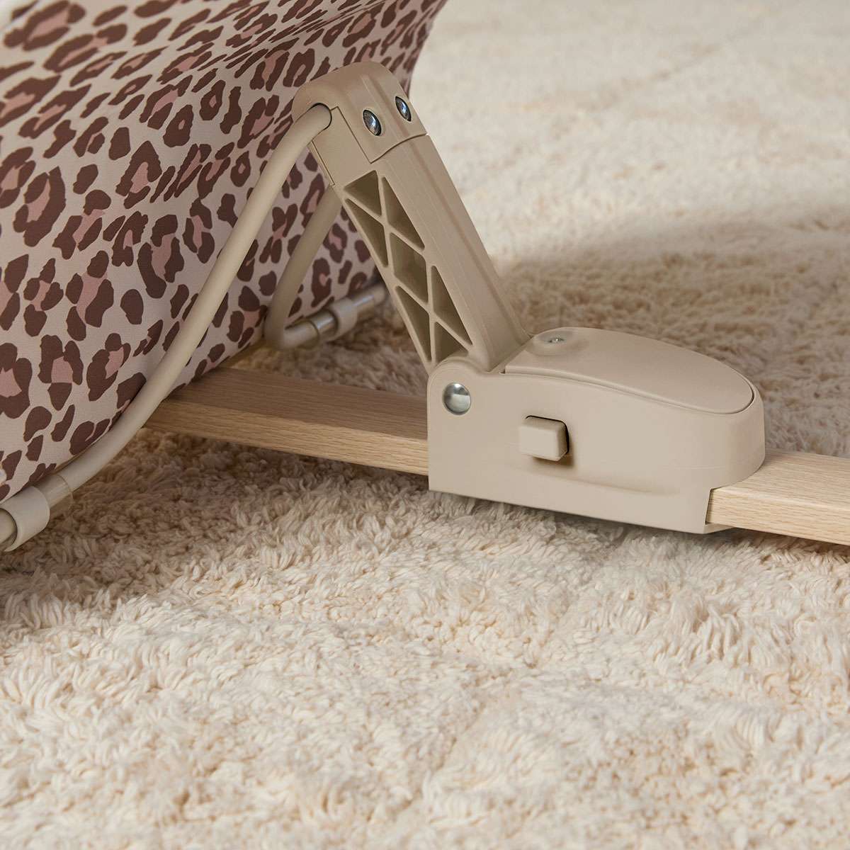 Aubrey Animal Bouncer - Leopard - Image 11