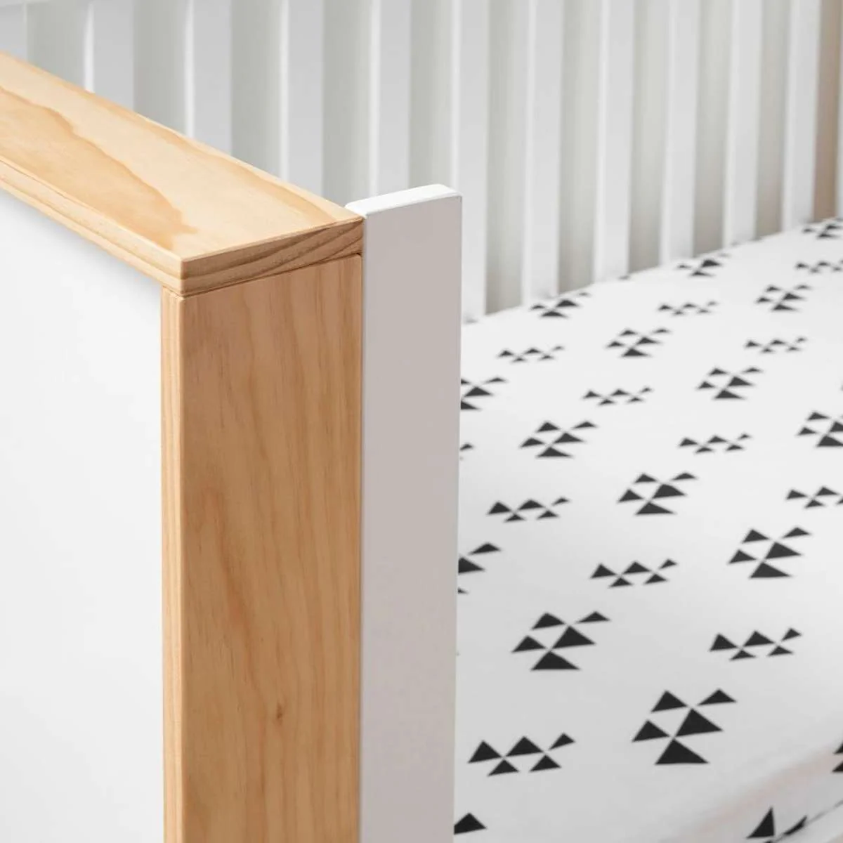 Boston Cot Toddler Bed Conversion - White - Image 6