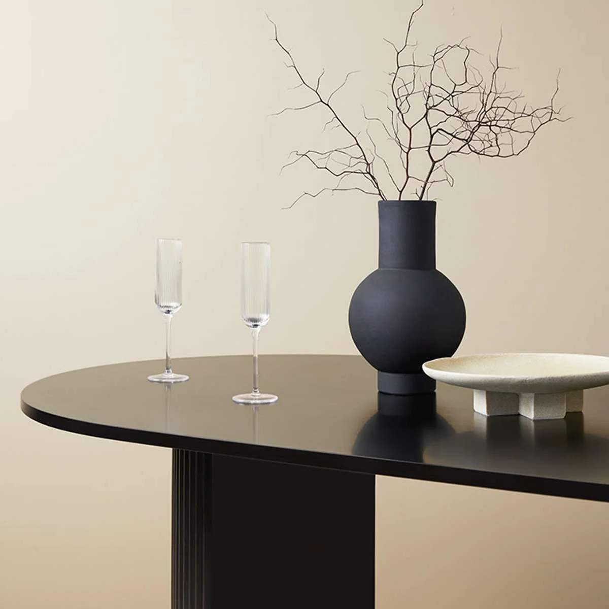 Eve 6 Seater Dining Table - Black - Image 3