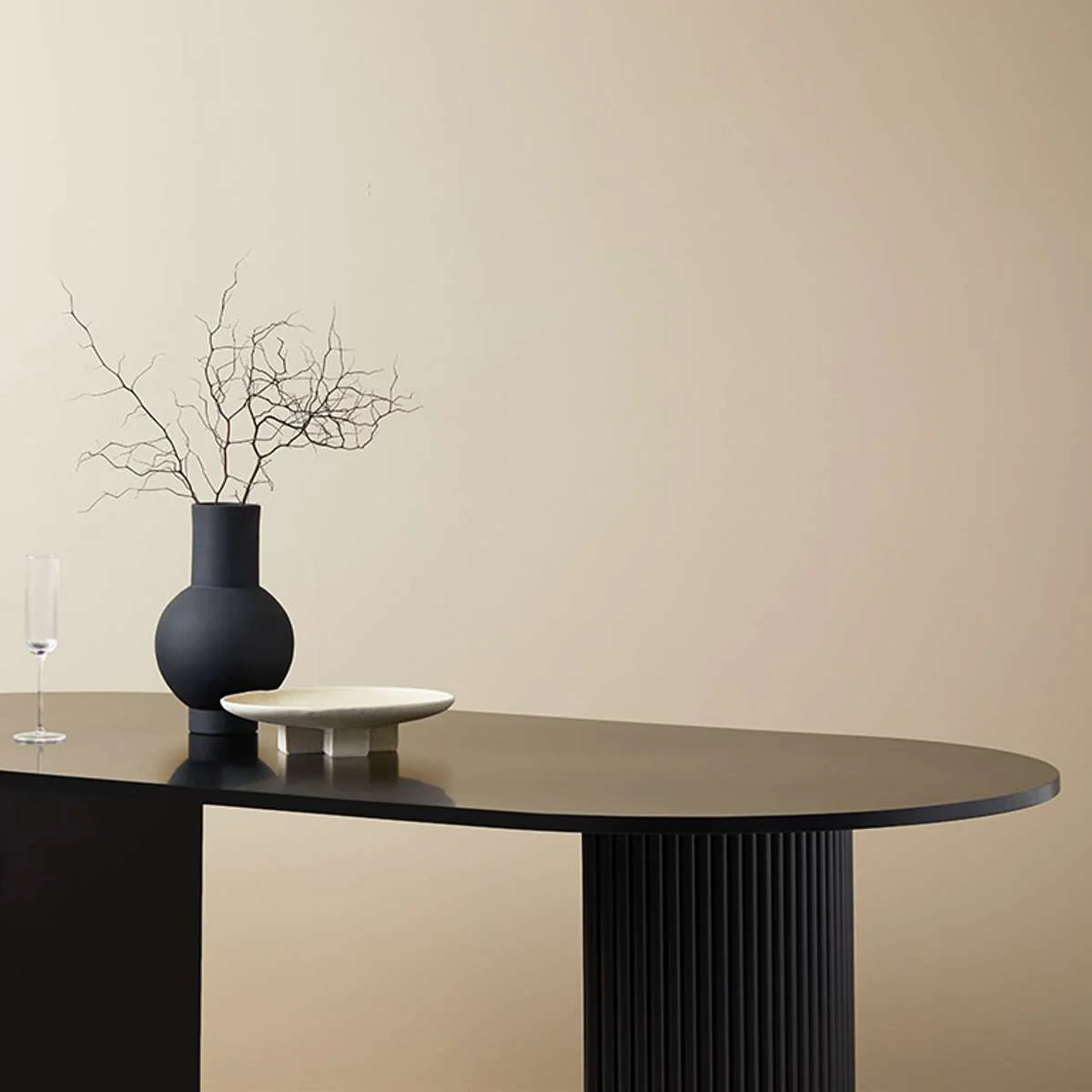 Eve 6 Seater Dining Table - Black - Image 4