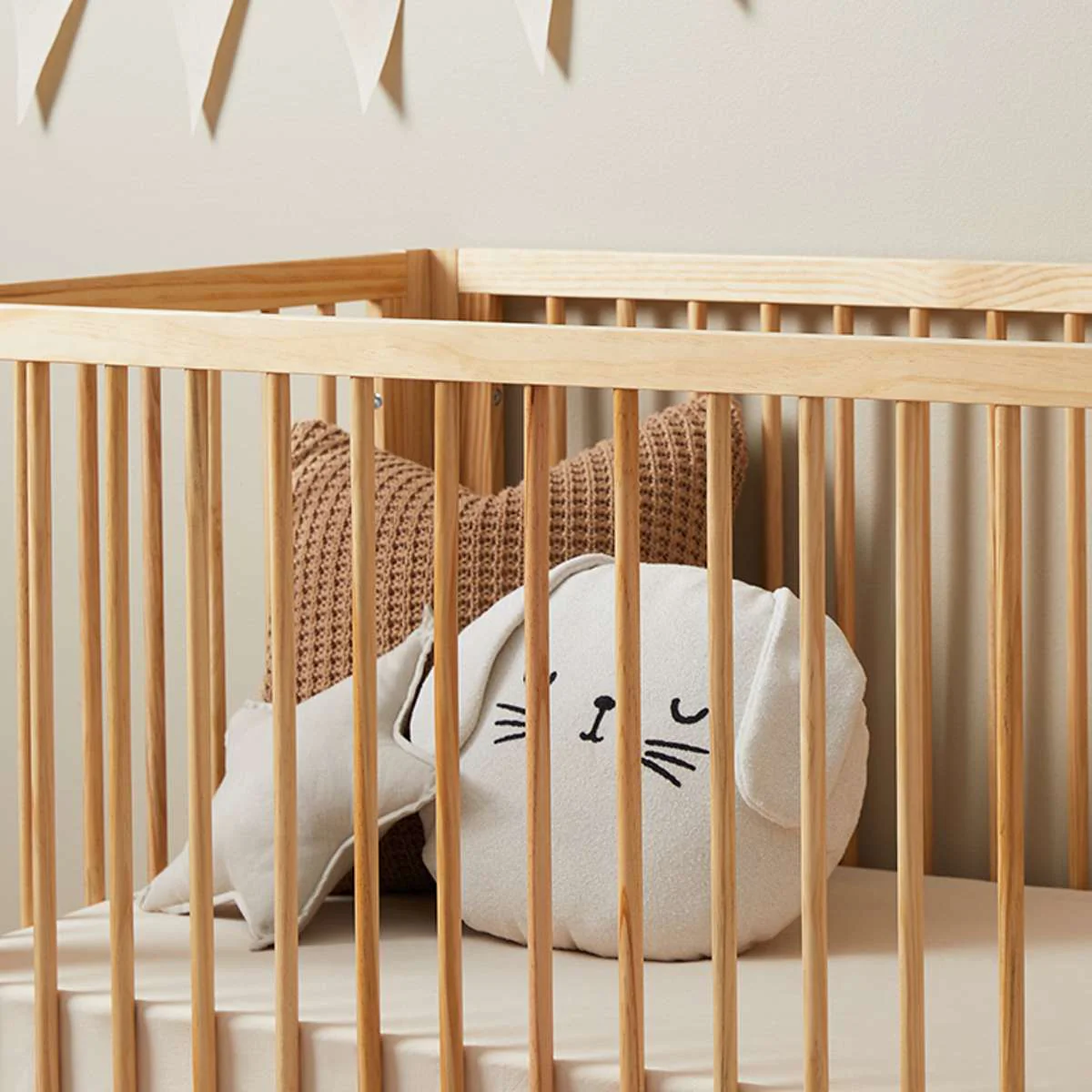 Fraser Coastal Natural 3-in-1 Conversion Cot Bundle - Image 4