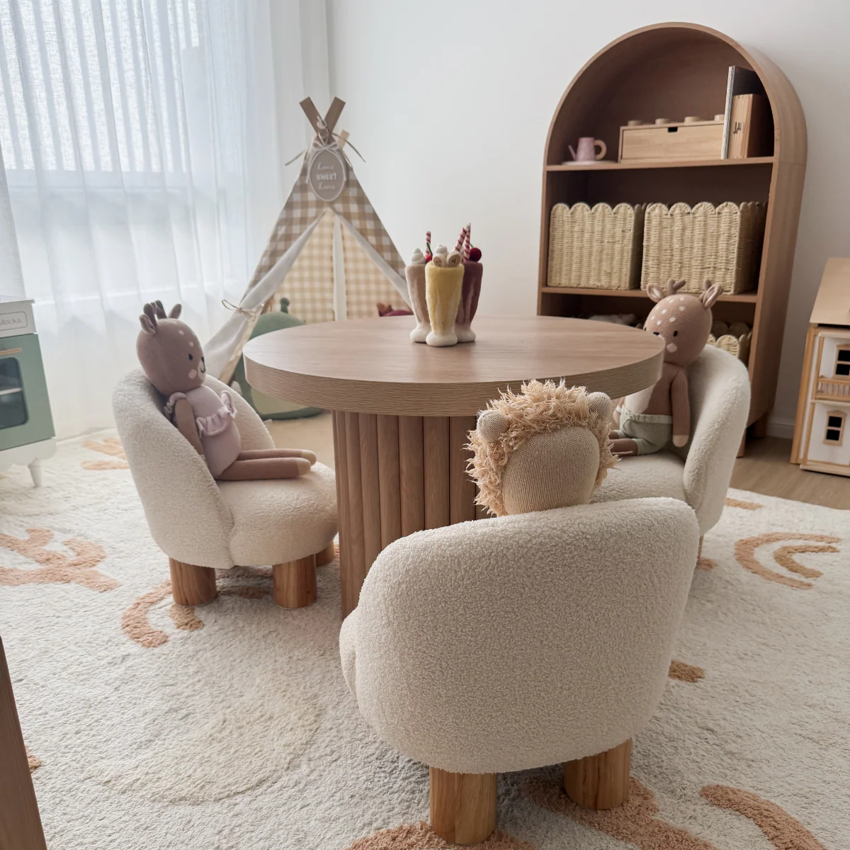 Mini Roo Ribbed Play Table - Image 4