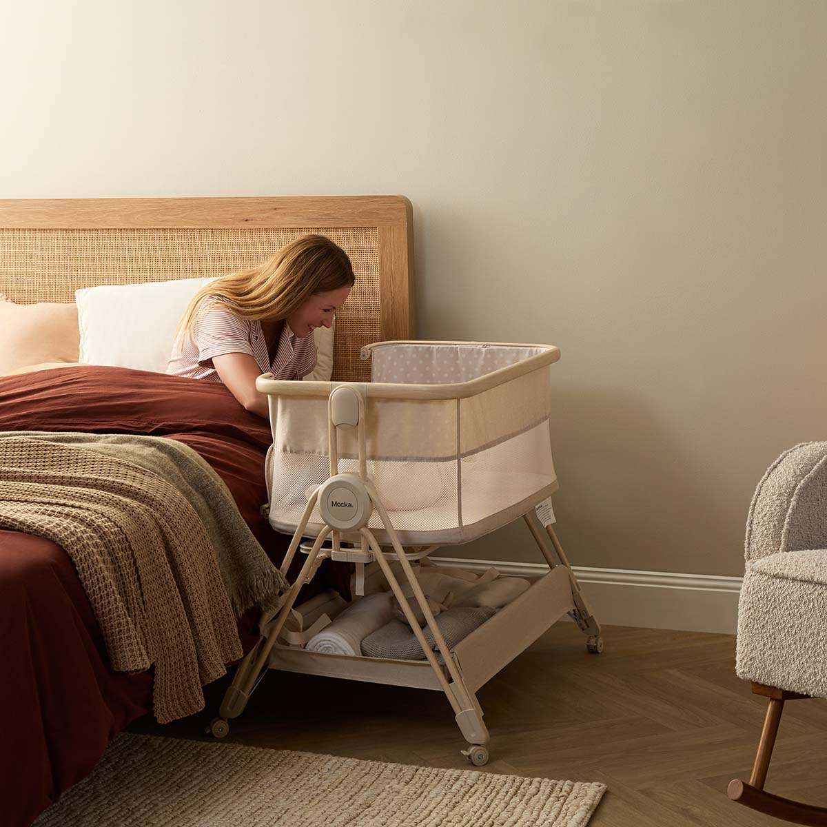 Mocka Dream Swing Co Sleeper Bassinet - Image 4