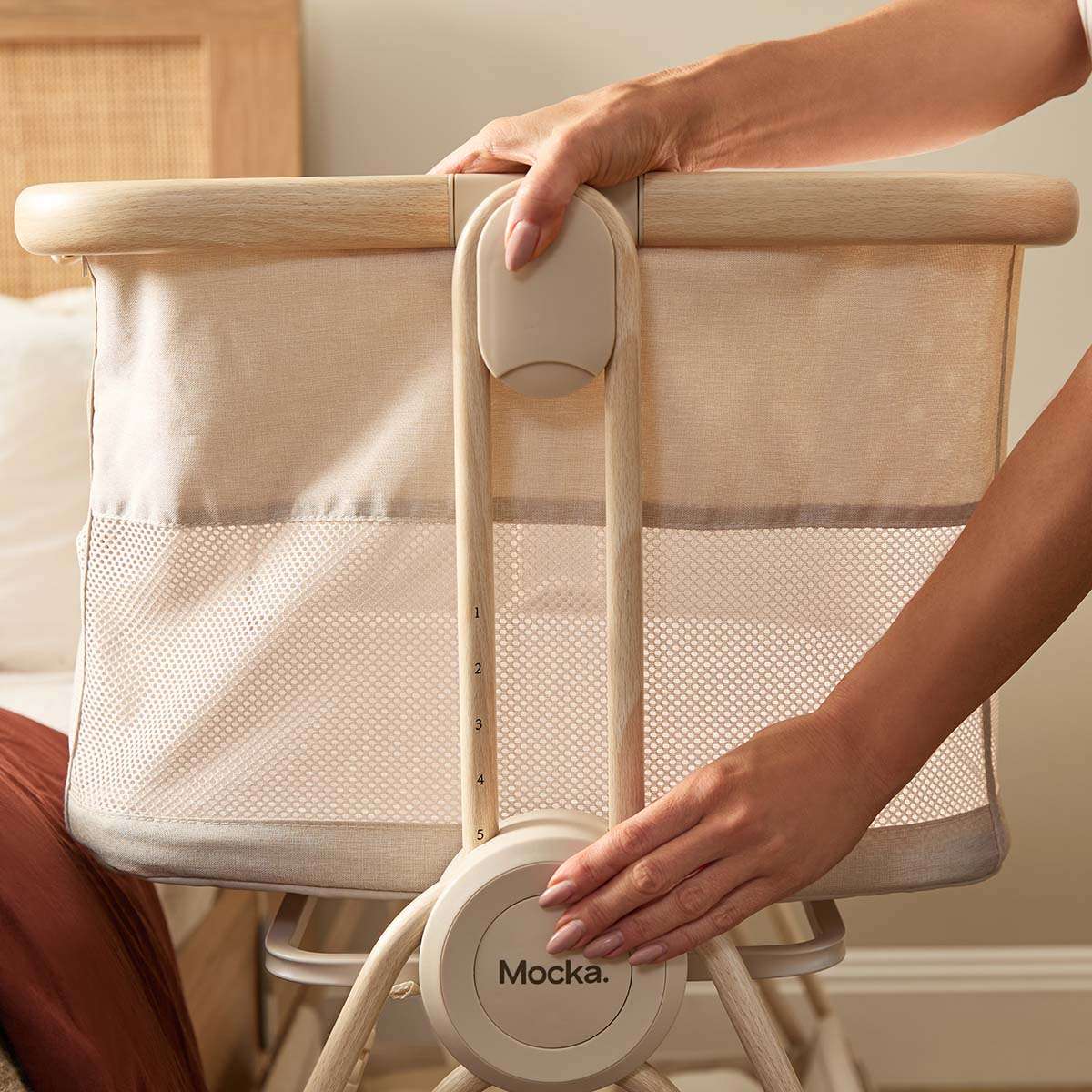 Mocka Dream Swing Co Sleeper Bassinet - Image 6