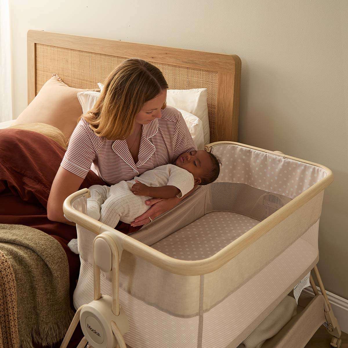 Mocka Dream Swing Co Sleeper Bassinet - Image 8